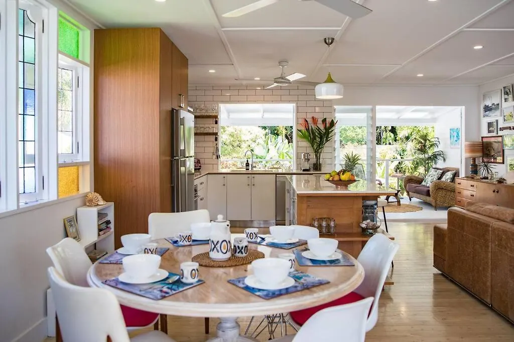 Jamaica Beach House, Port Douglas 0*,
